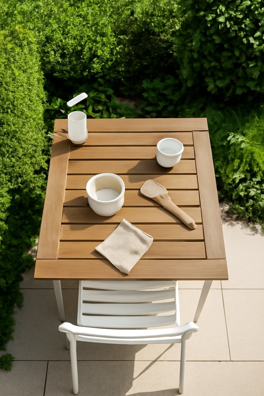 Teaköl für Gartentische