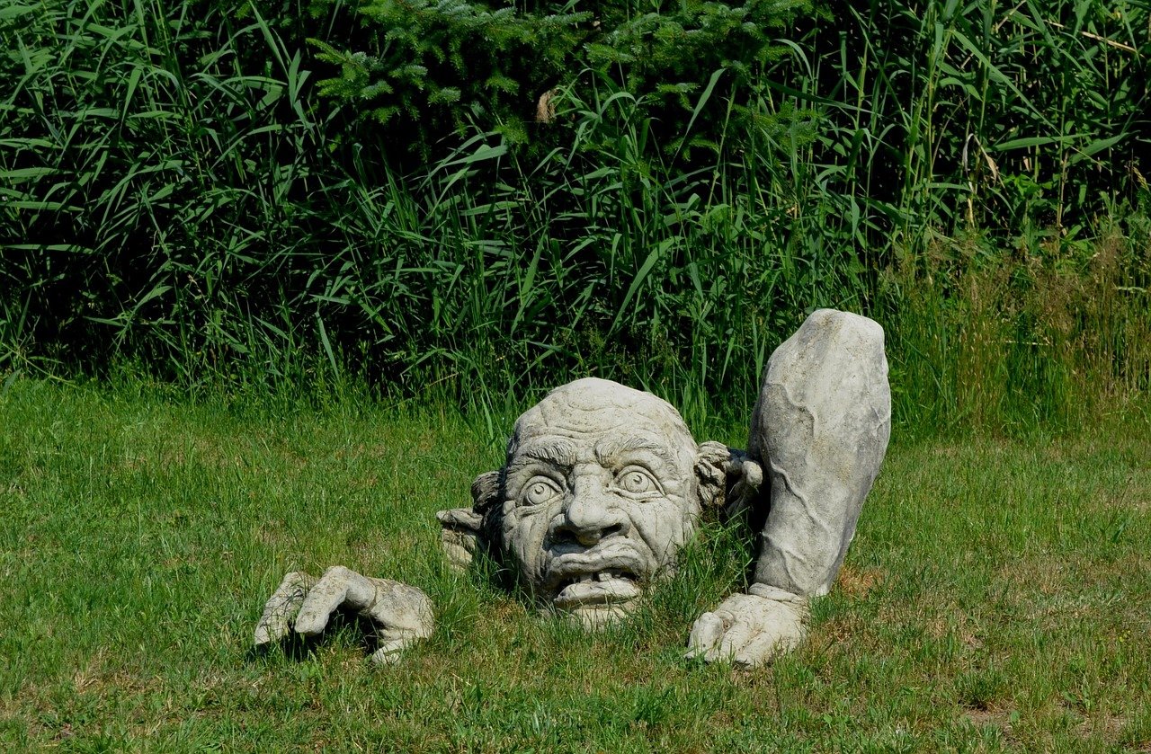 Halloween Türkranz aus Naturmaterial binden in 5 Schritten